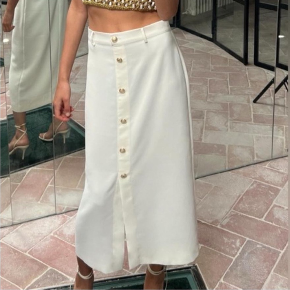 Zara Elegant White Button-Down Skirt